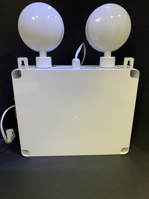 مصباح LED قابل لإعادة الشحن مخصص للبطارية في حالات الطوارئ برهان على المياه IP65