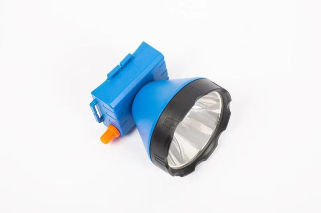 مصباح رأس LED للطوارئ قابل لإعادة الشحن