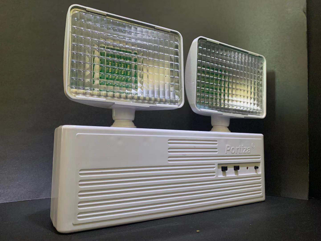 مصباح LED مزدوج الرأس للبطارية القابلة لإعادة الشحن