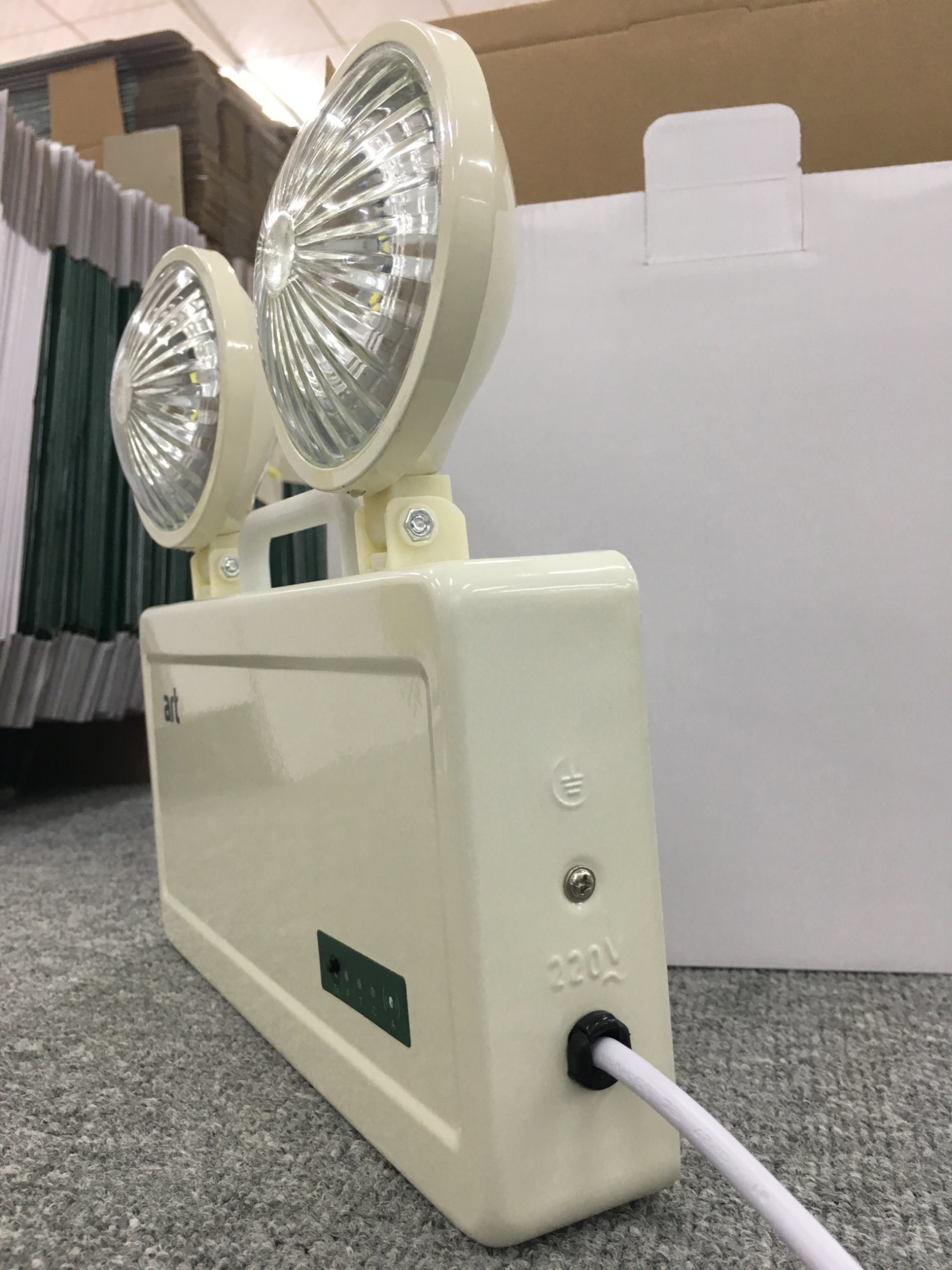 أدى ضوء الطوارئ