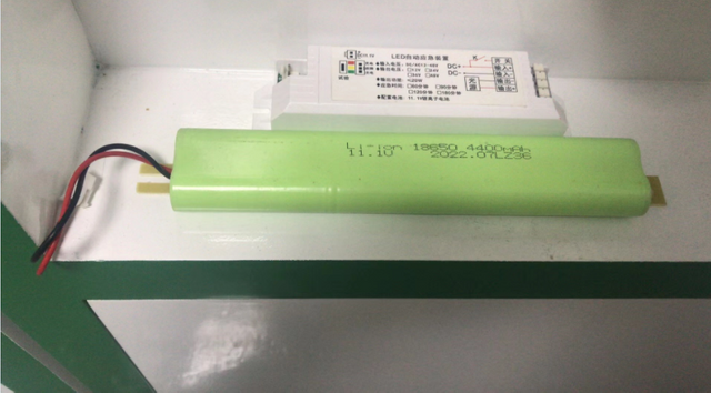 طقم سائق الطوارئ مع بطارية قابلة لإعادة الشحن لمصابيح LED الداخلية