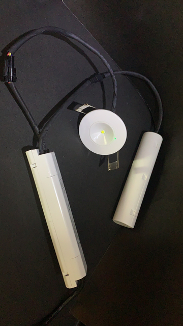 ضوء النازل للبطارية القابلة لإعادة الشحن غير المحفوظة في حالات الطوارئ