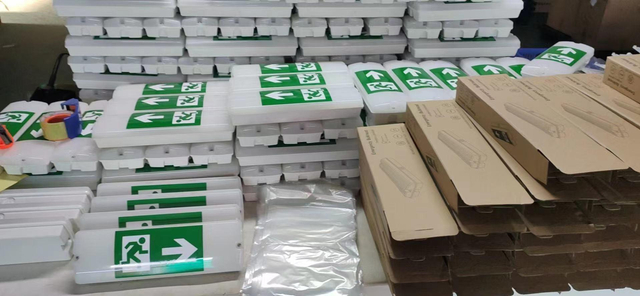 مصباح حاجز للبطارية القابلة لإعادة الشحن LED للطوارئ مع رسم تخطيطي للخروج